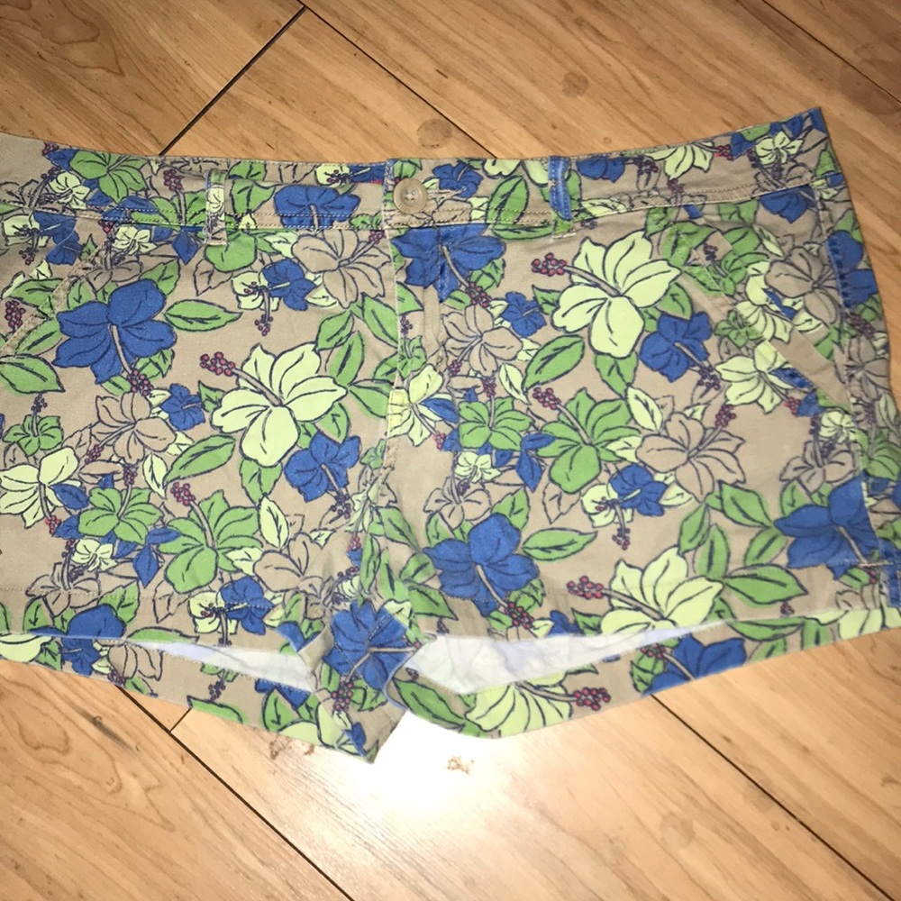 Floral print shorts